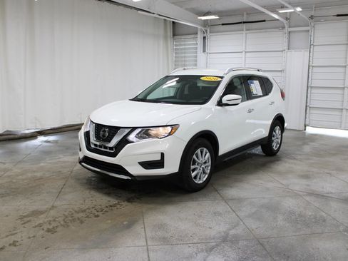 Used 2020 Nissan Rogue SV FWD image 4