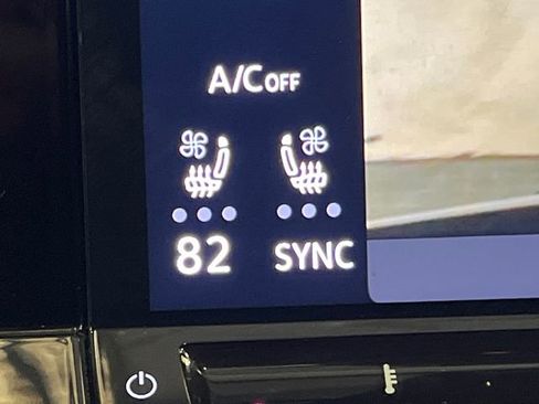 Used 2024 Volkswagen Atlas SE FWD image 25