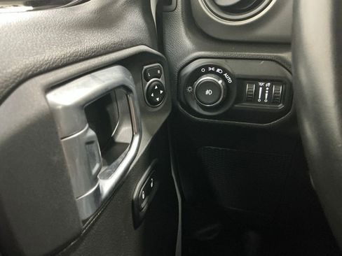 Used 2022 Jeep Wrangler Unlimited Sport image 16