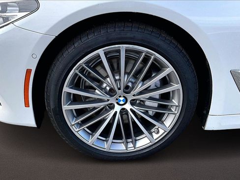 Used 2019 BMW 530i w/ Convenience Package image 9