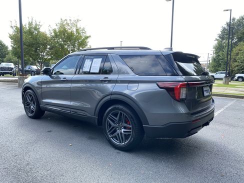 Used 2025 Ford Explorer ST-Line w/ Premium Package RWD image 7