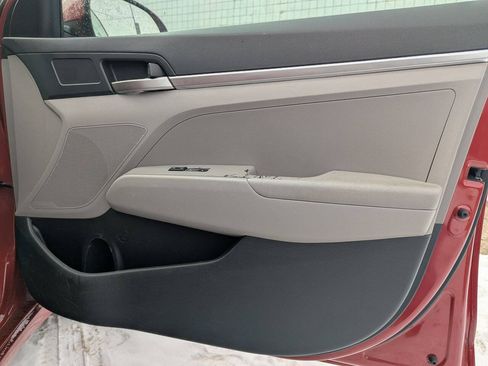 Used 2019 Hyundai Elantra SE FWD image 9