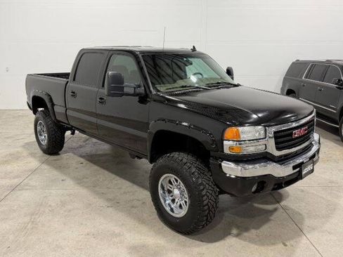 Used 2006 GMC Sierra 2500 SLT w/ Heavy-Duty Power Package image 6
