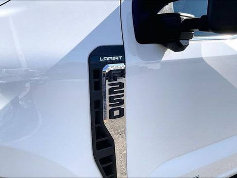 Used 2024 Ford F250 Lariat w/ Lariat Ultimate Package AWD/4WD image 23