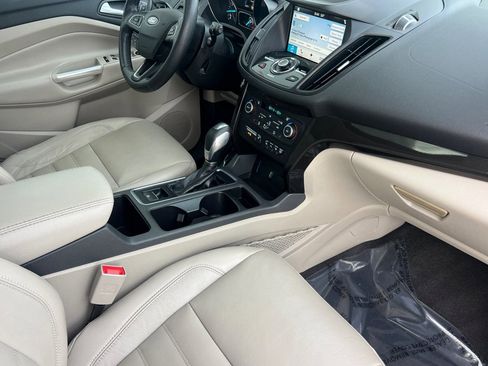 Used 2018 Ford Escape Titanium w/ Ford Safe & Smart Package image 31