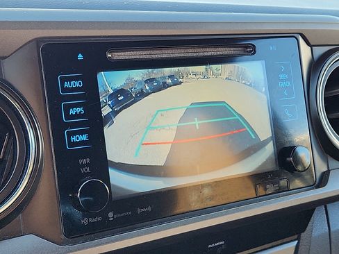 Used 2018 Toyota Tacoma 2WD Double Cab image 17