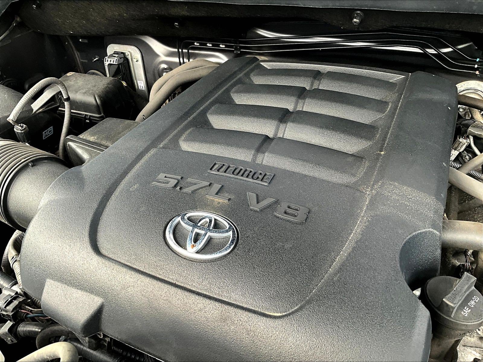 Used 2020 Toyota Tundra SR5 w/ SR5 Convenience Package AWD/4WD image 32