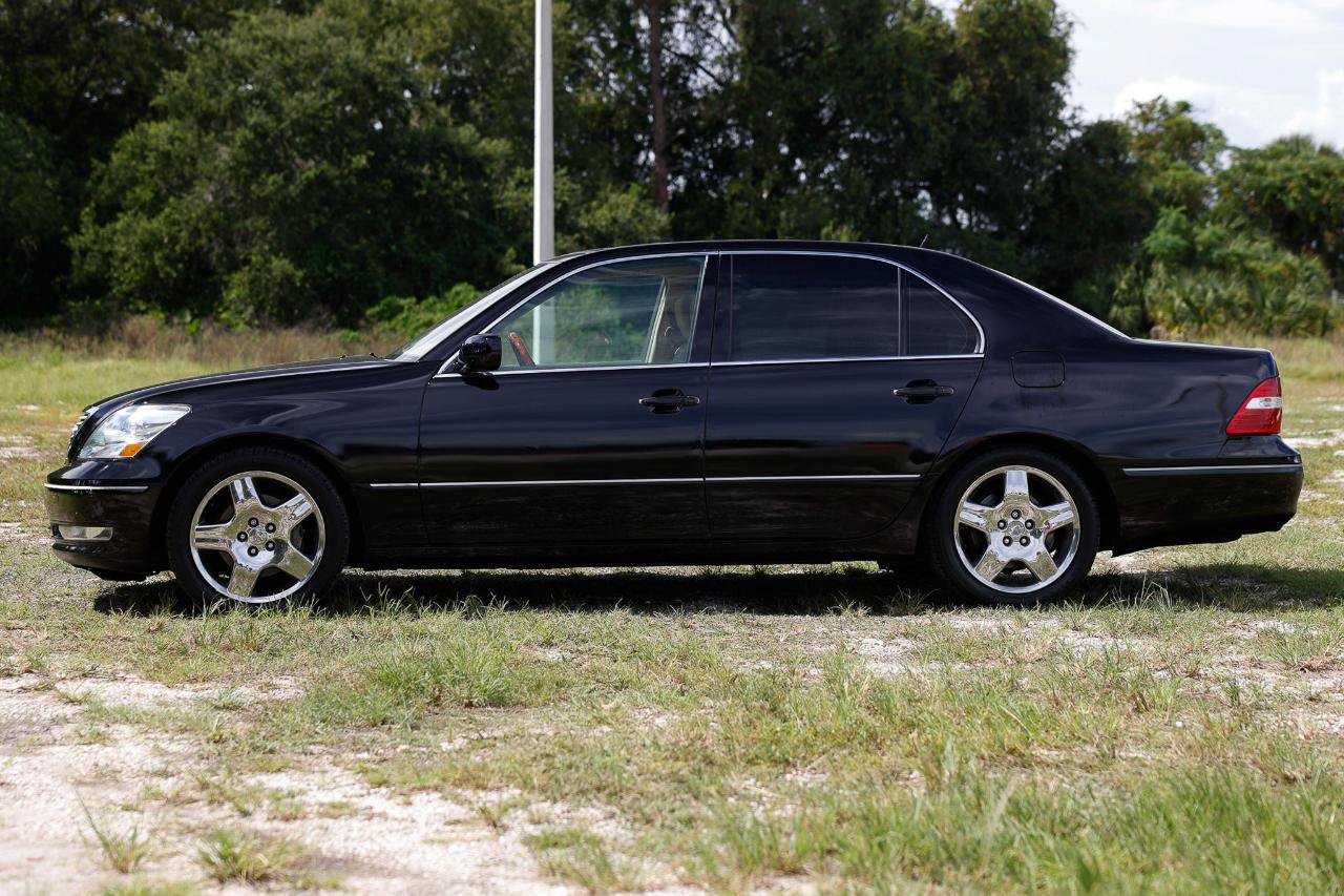 Used 2005 Lexus LS 430 w/ Premium Pkg RWD image 3