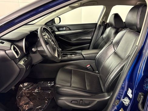 Used 2023 Nissan Maxima SV w/ Floor Mat Group FWD image 20
