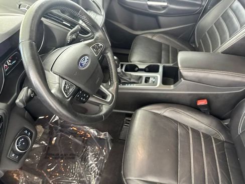Used 2017 Ford Escape SE w/ SE Leather Comfort Package FWD image 20