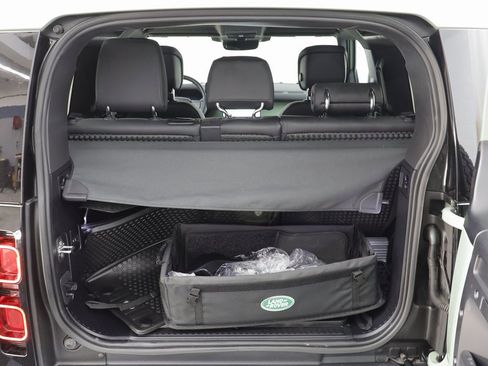 Used 2023 Land Rover Defender 110 75th Limited Edition image 18