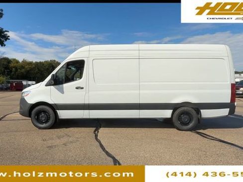 Used 2025 Mercedes-Benz Sprinter 2500 image 6