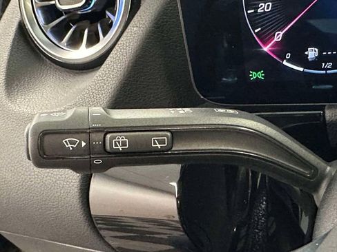 Certified 2025 Mercedes-Benz GLA 250 4MATIC image 30