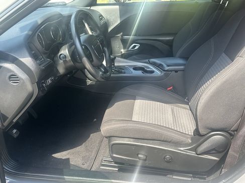 Used 2023 Dodge Challenger SXT RWD image 9