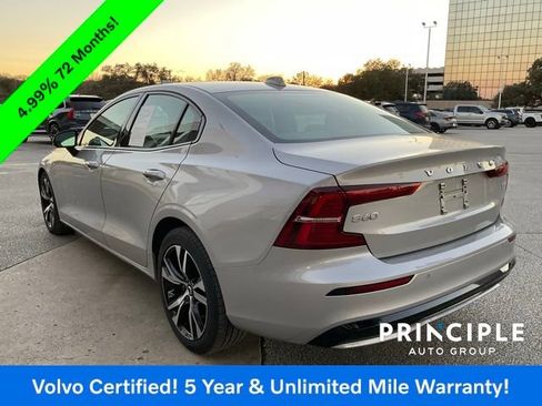 Certified 2025 Volvo S60 B5 Core image 9