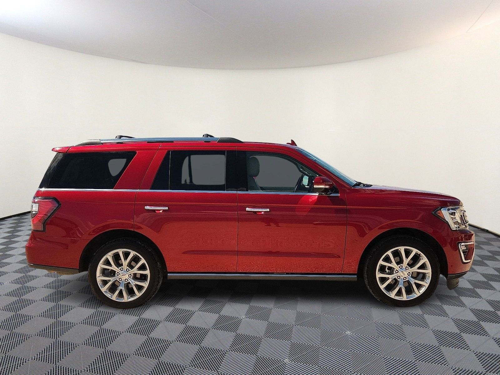 Used 2018 Ford Expedition Limited w/ Equipment Group 302A AWD/4WD image 5