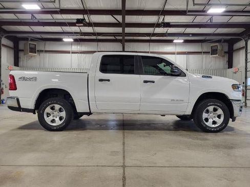 Used 2025 RAM 1500 Big Horn AWD/4WD image 6