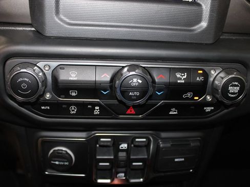 Used 2021 Jeep Wrangler Unlimited Sport AWD/4WD image 42