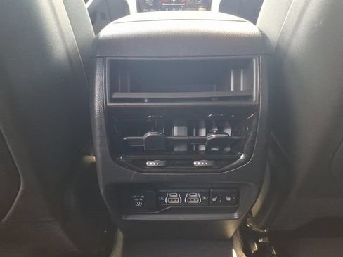 Certified 2023 Jeep Grand Cherokee Limited AWD/4WD image 19