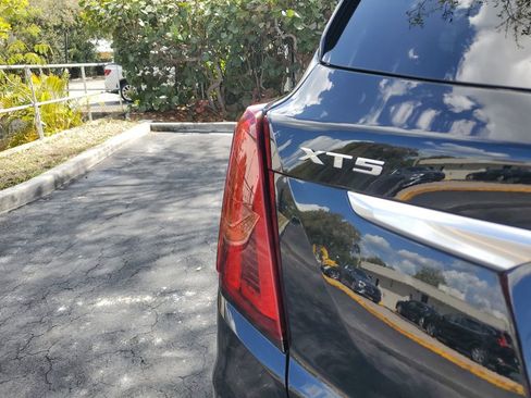 Used 2022 Cadillac XT5 Premium Luxury w/ LPO, Premium Carpet Package FWD image 27