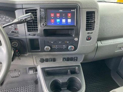 Used 2019 Nissan NV 2500 SV image 22