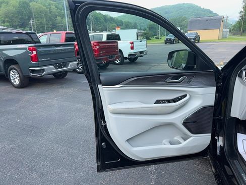 Used 2021 Jeep Grand Cherokee L Overland w/ Luxury Tech Group IV image 11