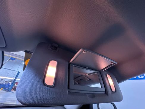 Used 2023 GMC Acadia SLE w/ Driver Convenience Package image 32