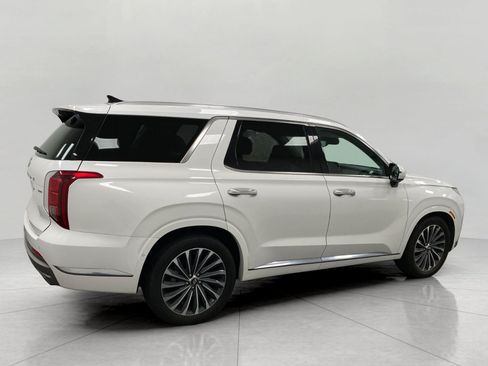 Used 2024 Hyundai Palisade Calligraphy AWD/4WD image 2