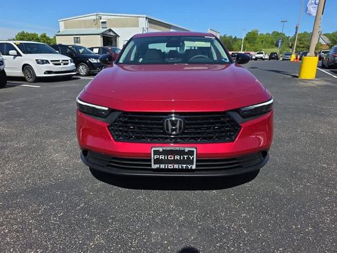 Certified 2025 Honda Accord SE image 6