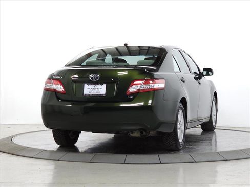 Used 2011 Toyota Camry LE image 8