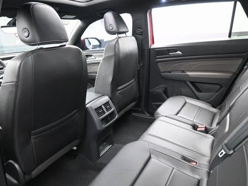 Used 2021 Volkswagen Atlas Cross Sport SE w/ Panoramic Sunroof Package image 31