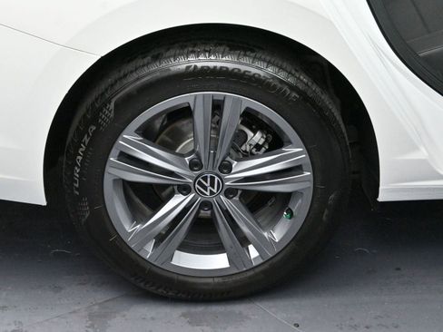 Used 2023 Volkswagen Jetta SE image 32