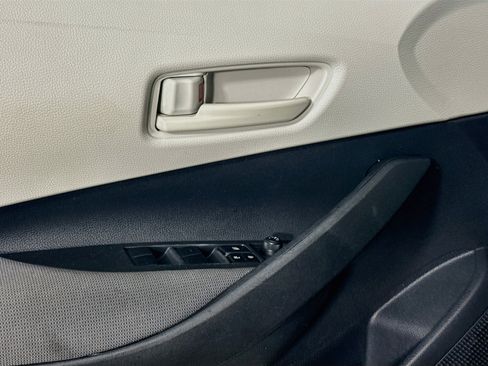 Used 2025 Toyota Corolla LE FWD image 24