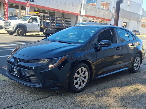 Used 2024 Toyota Corolla LE FWD image 3