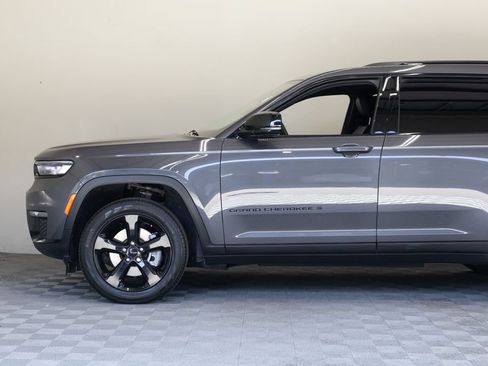 Used 2025 Jeep Grand Cherokee L Limited w/ Black Appearance Package RWD image 8