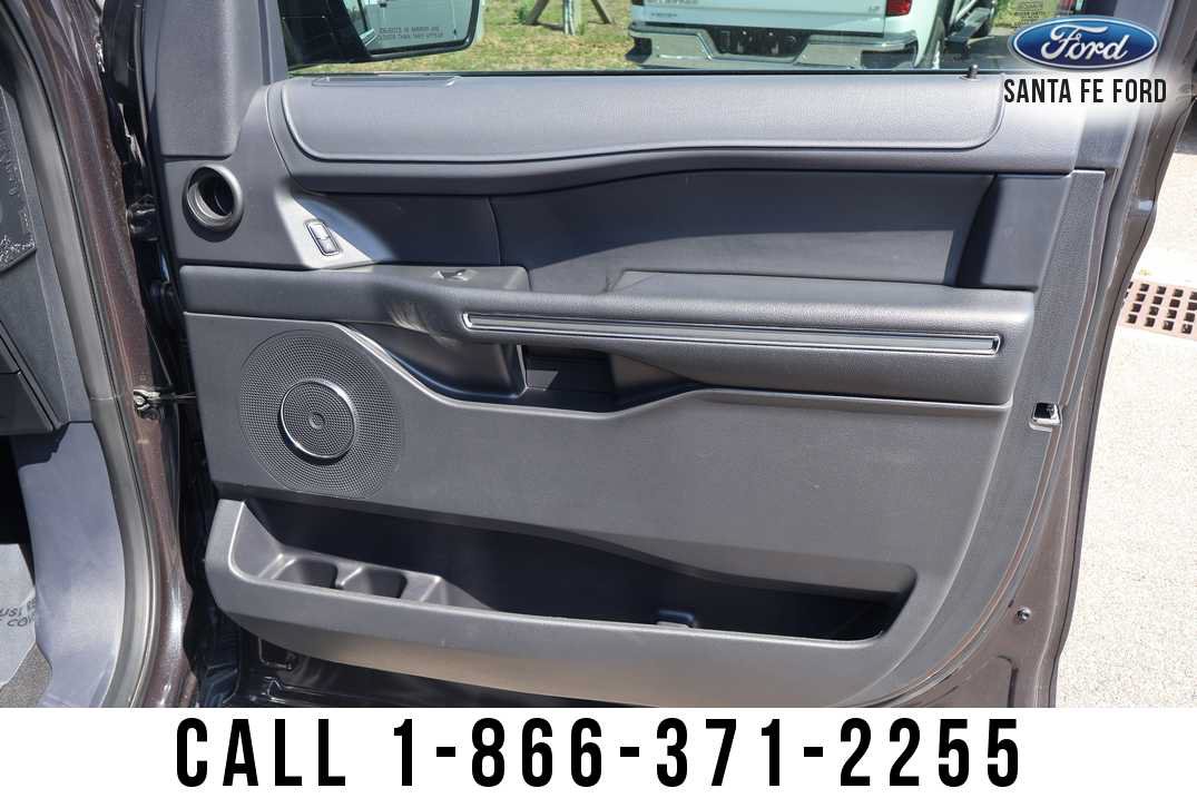 Used 2024 Ford Expedition XLT AWD/4WD image 24
