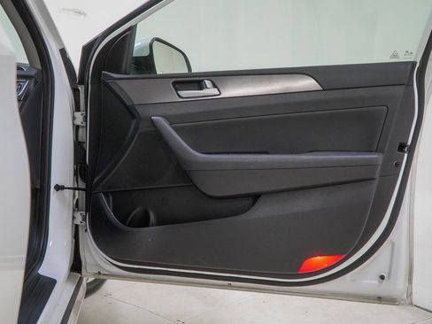 Used 2017 Hyundai Sonata Sport w/ Value Edition Package 02 image 38