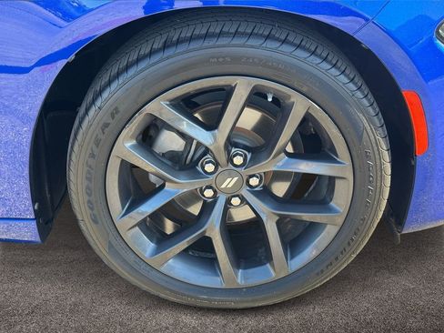 Used 2022 Dodge Charger SXT w/ Blacktop Package RWD image 8