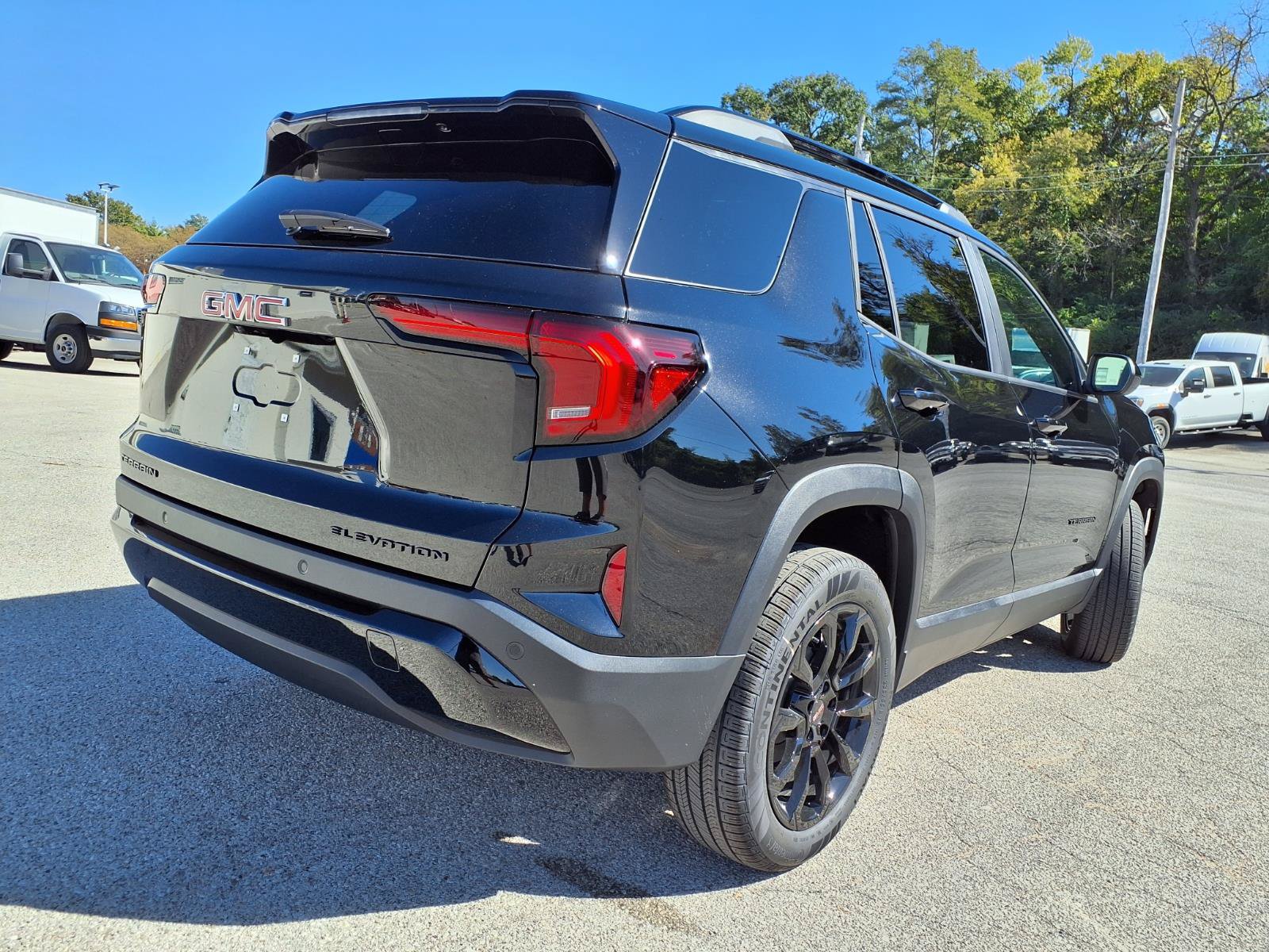 New 2027 GMC Terrain Elevation w/ Black Edition FWD image 18