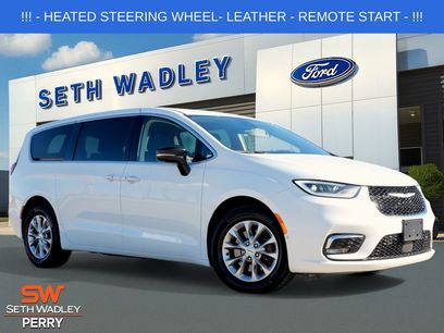 Used 2024 Chrysler Pacifica Touring-L