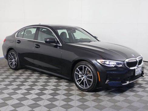 Used 2020 BMW 330i Sedan w/ Convenience Package RWD image 3