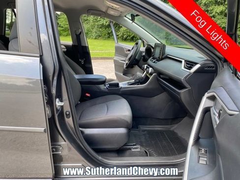Used 2021 Toyota RAV4 XLE AWD/4WD image 16