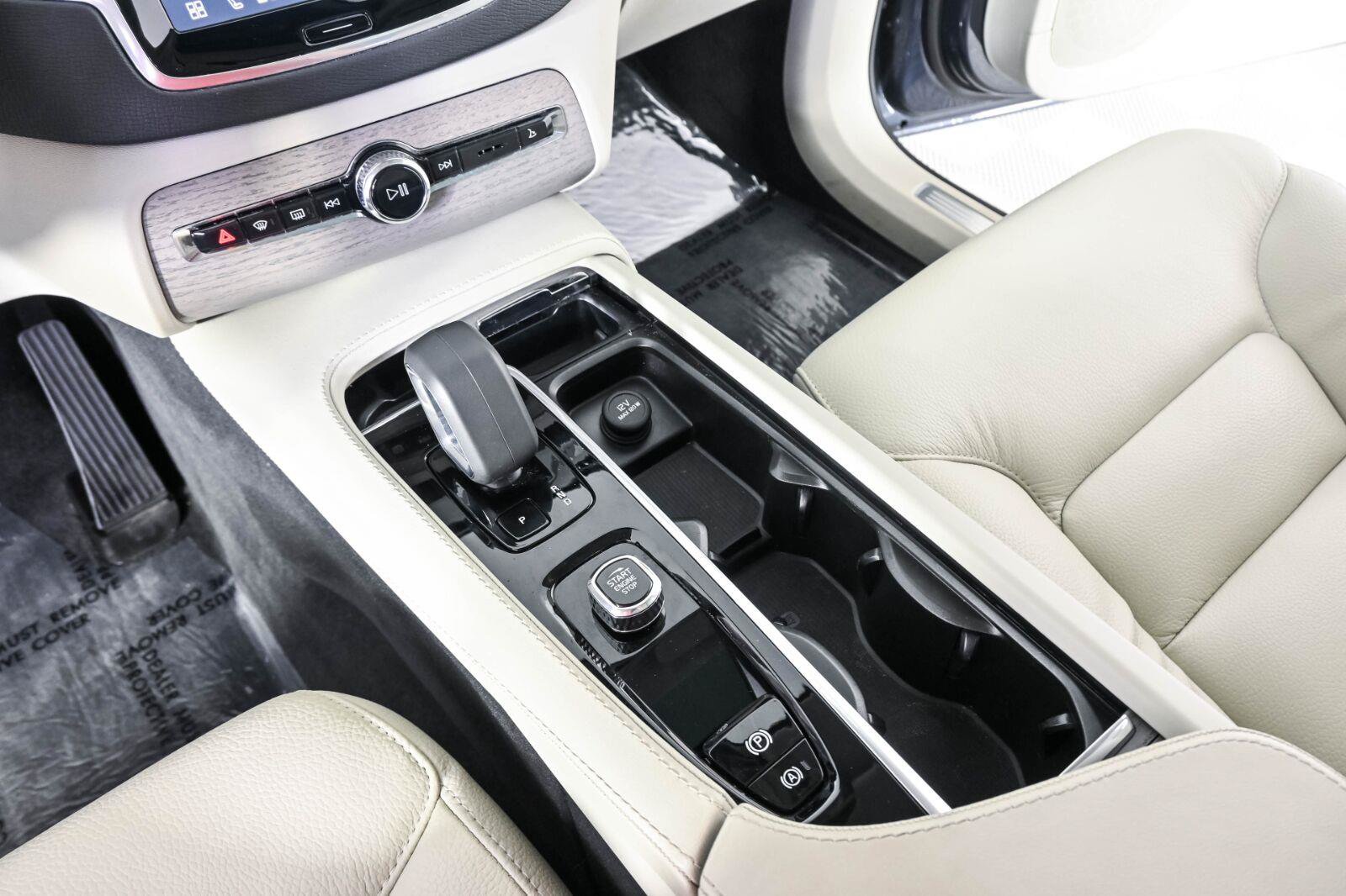 Certified 2024 Volvo XC90 B6 Plus w/ Protection Package AWD/4WD image 15