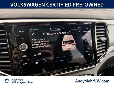 Used 2023 Volkswagen Atlas Cross Sport SEL R-Line AWD/4WD image 27