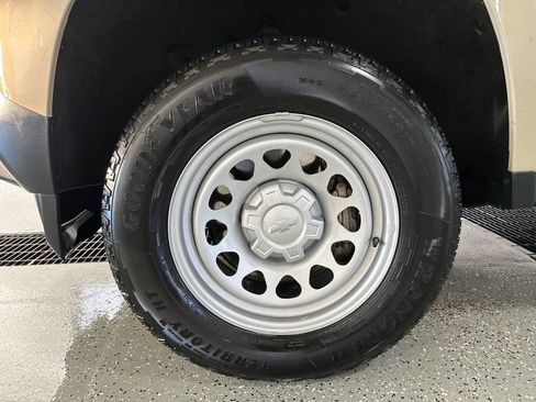 Used 2024 Chevrolet Colorado W/T image 15