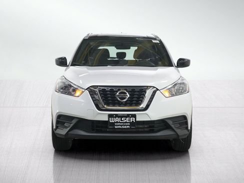 Used 2018 Nissan Kicks SV FWD image 8