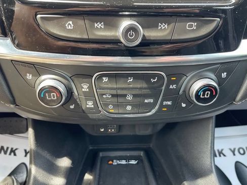 Used 2022 Chevrolet Traverse Premier AWD/4WD image 26