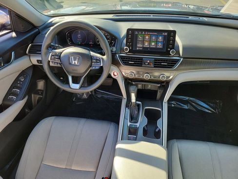 Used 2018 Honda Accord EX image 10
