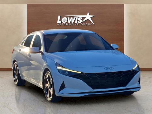 Used 2023 Hyundai Elantra SEL w/ Convenience Package image 6