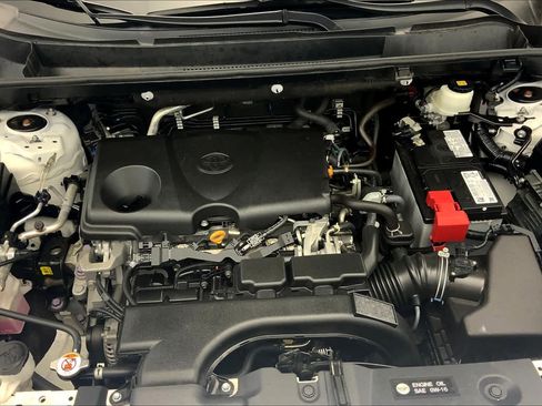 Used 2021 Toyota RAV4 LE AWD/4WD image 30